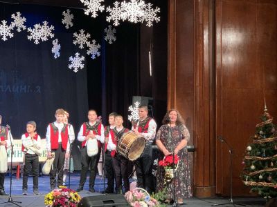 Коледен концерт - спектакъл "Снежинка - светлинка" - СУ Добри Чинтулов - Бургас
