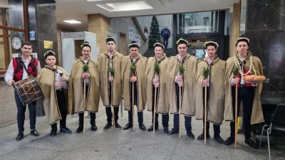 В навечерието на Коледа - СУ Добри Чинтулов - Бургас