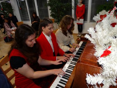 В навечерието на Коледа - СУ Добри Чинтулов - Бургас